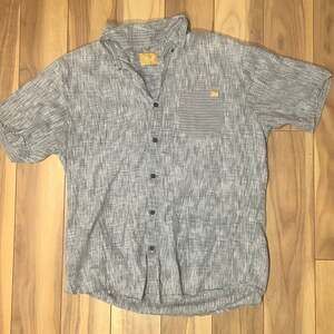 LOST KEEPING IT UNREAL Button Down Shirt Men's medium Short Sleeve Collar